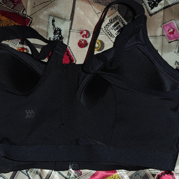 Vibrant Pink High-Impact Sports Bra with Zipper - Picture 6 of 10